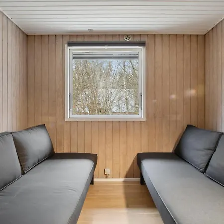 3 Bedroom Awesome In Semesterbostad *